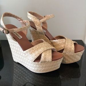 Steve Madden Wedge sandals